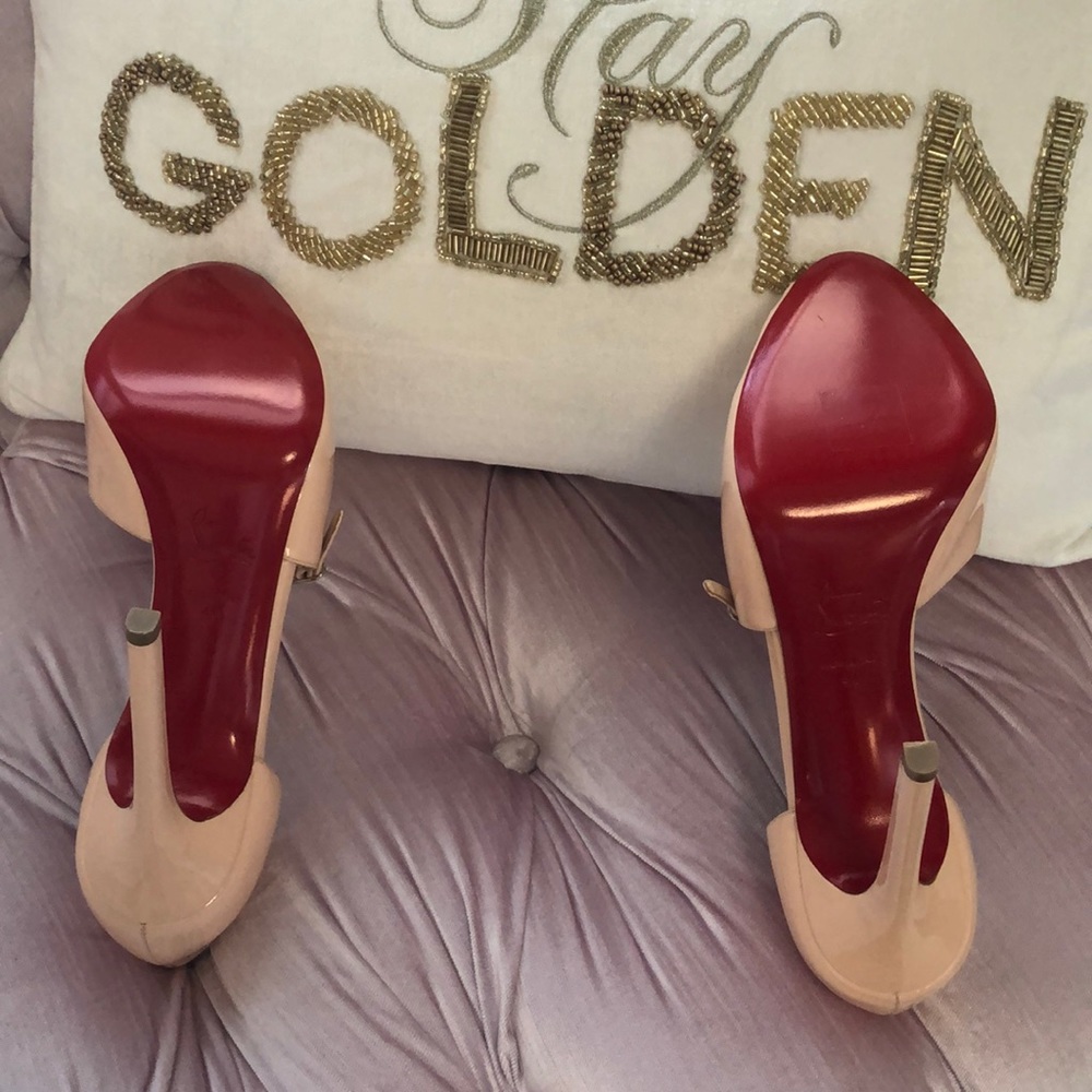 Christian Louboutin Catchy Two Red Sole Pumps - Picture 4 of 5